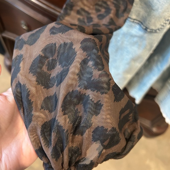 NWT Crazy Train blue jean shirt with sheer leopard sleeves - Picture 4 of 4